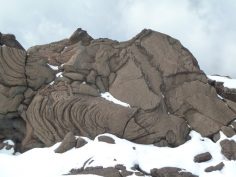 p1040903-stricklava-aufgetuermt